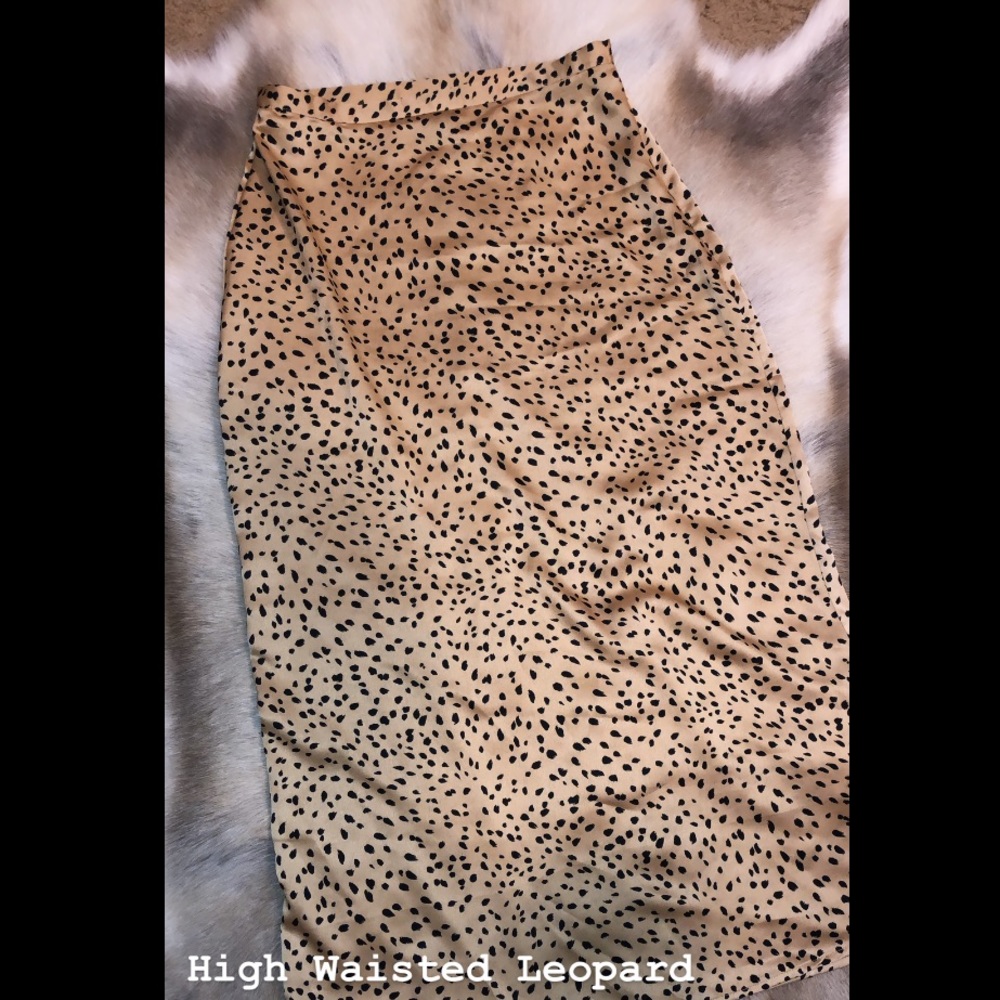 High Waisted Leopard Skirt